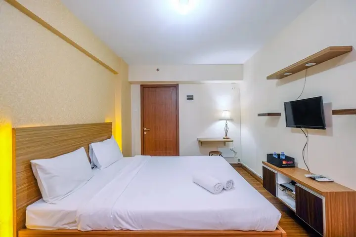 Депок: Cozy and Simple Living Studio Apartment at Cinere Resort