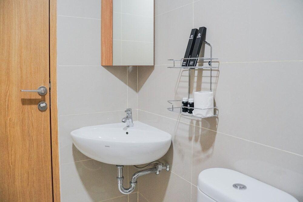 Legok: New Furnished With City View Studio Apartment @ B Residence