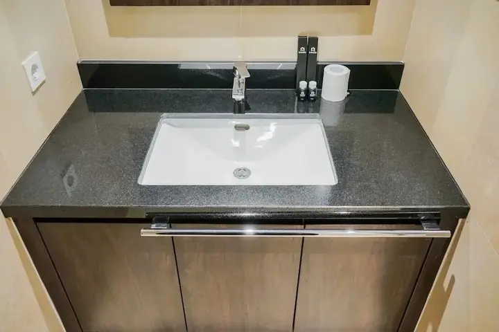 Legok: Luxury 2BR at The Branz Apartment near AEON Mall