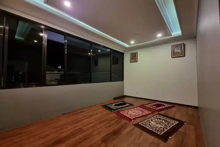 Бату: Villa Istana