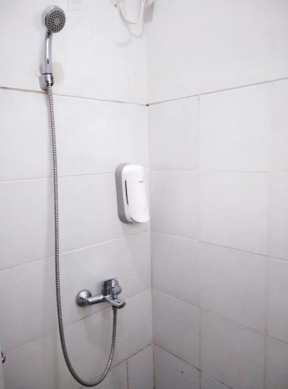 Депок: Wisma Anton Soedjarwo