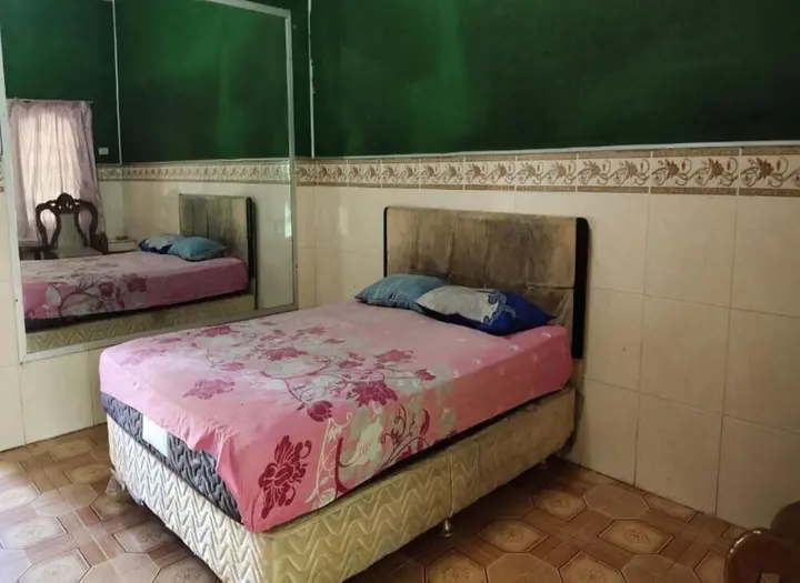 Петумбак: Hotel Sayna