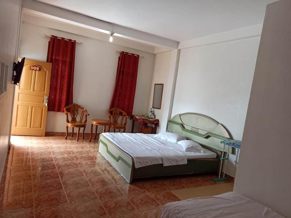 Озеро Тоба: Hotel Sumatera Balige