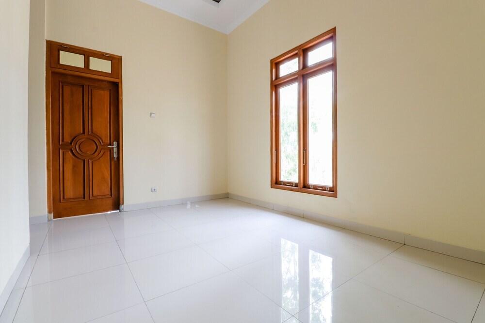 Батуретно: Dewisri Homestay