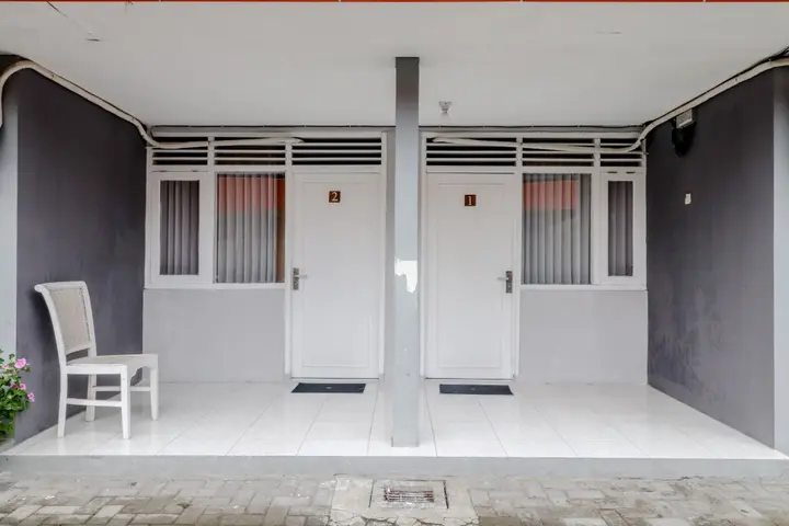 Депок: Ratu Guesthouse