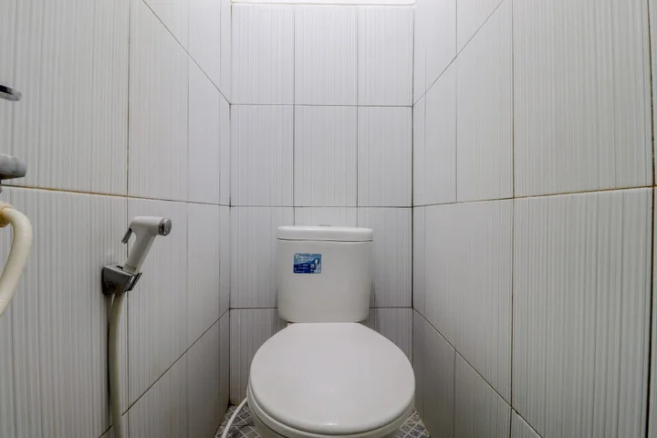 Депок: Ratu Guesthouse