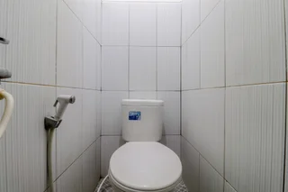 Депок: Ratu Guesthouse