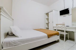 Депок: Ratu Guesthouse