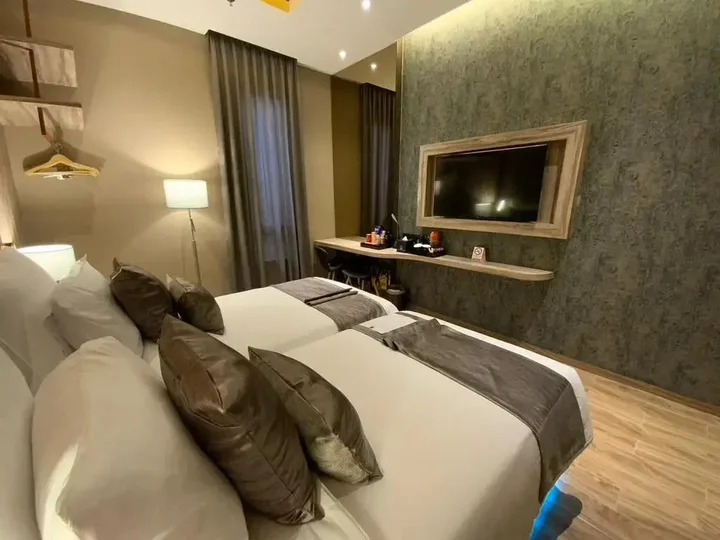Медан: De Paris Hotel