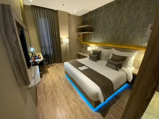 Медан: De Paris Hotel