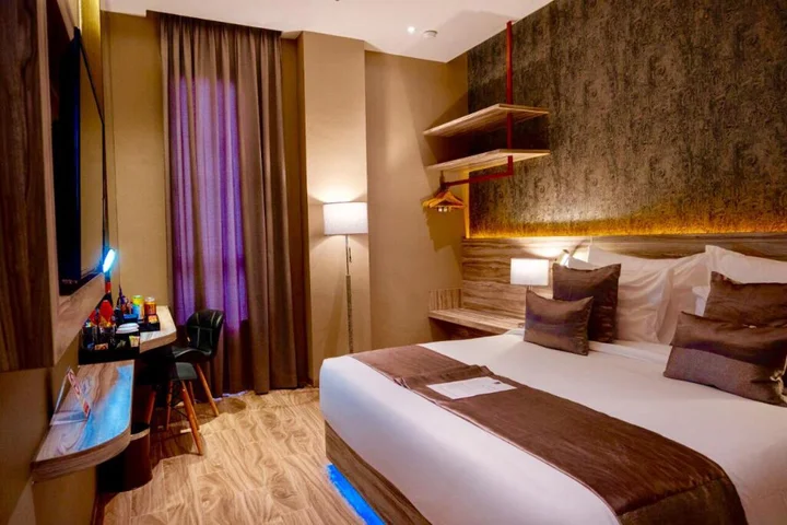 Медан: De Paris Hotel