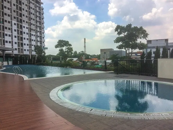 Чикаранг: Comfortable and Spacious 2BR at Oasis Cikarang Apartment