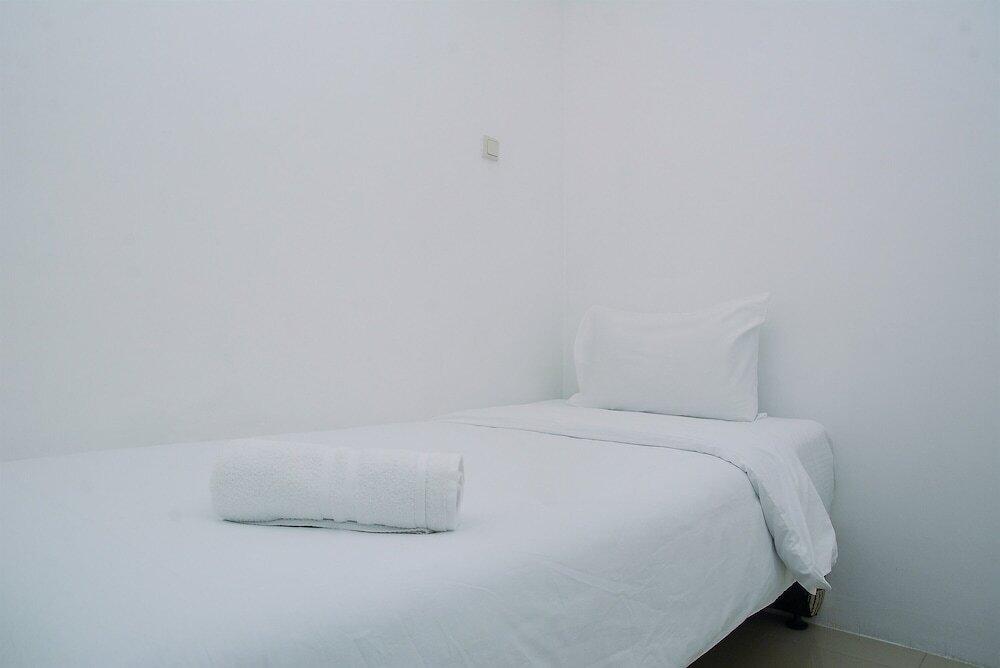 Джакарта: Comfy and Furnished 2BR Bassura City Apartment near Mall