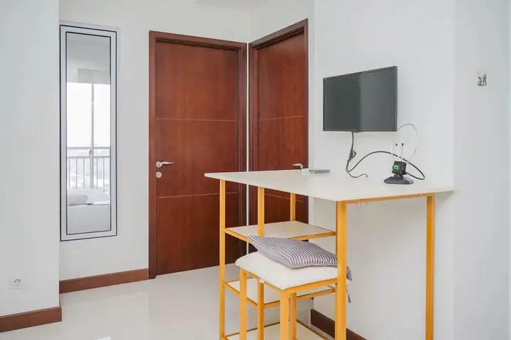 Fully Furnished with Comfortable Design 2BR Apartment Springwood Residence — фото 5