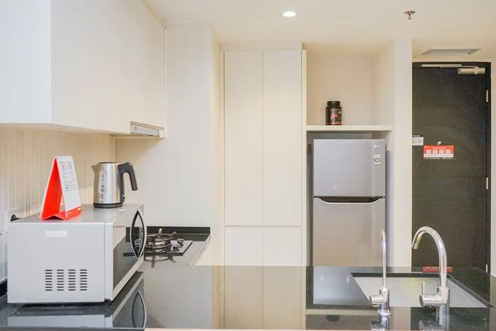 Legok: Chic And Strategic 2Br Apartment At Branz Bsd