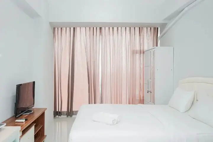 Legok: Fully Furnished Studio with Comfort Design Majestic Point Serpong Apartment