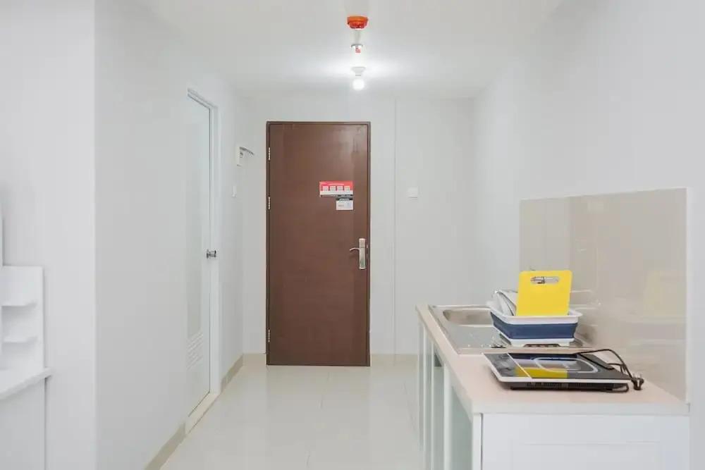 Legok: Fully Furnished Studio with Comfort Design Majestic Point Serpong Apartment