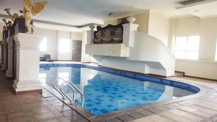 Джакарта: Strategic 1BR The Boulevard Apartment with Luxurious Design