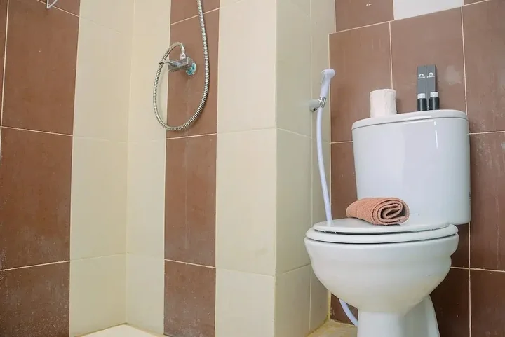 Депок: Cozy and Minimalist Studio Apartment at Saladdin Mansion
