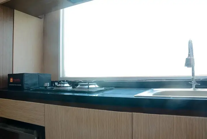Депок: Cozy and Minimalist Studio Apartment at Saladdin Mansion