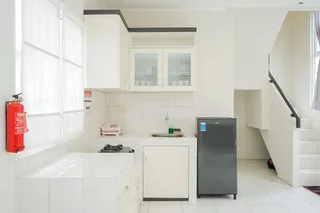 Legok: Homey Studio at Alesha Vanya Park BSD Guest House (Sharing Bathroom)