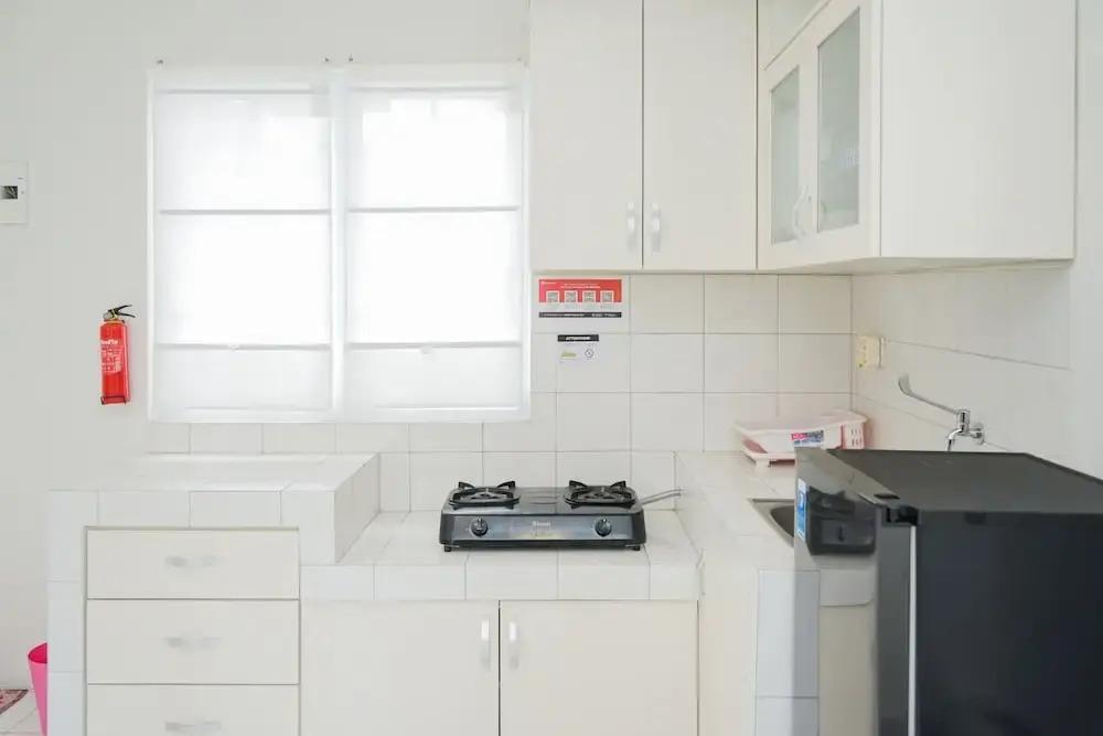 Legok: Homey Studio at Alesha Vanya Park BSD Guest House (Sharing Bathroom)