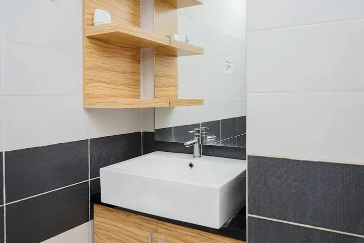 Legok: Fabulous Studio Room at Scientia Residence Apartment
