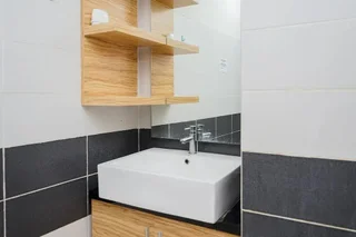 Legok: Fabulous Studio Room at Scientia Residence Apartment
