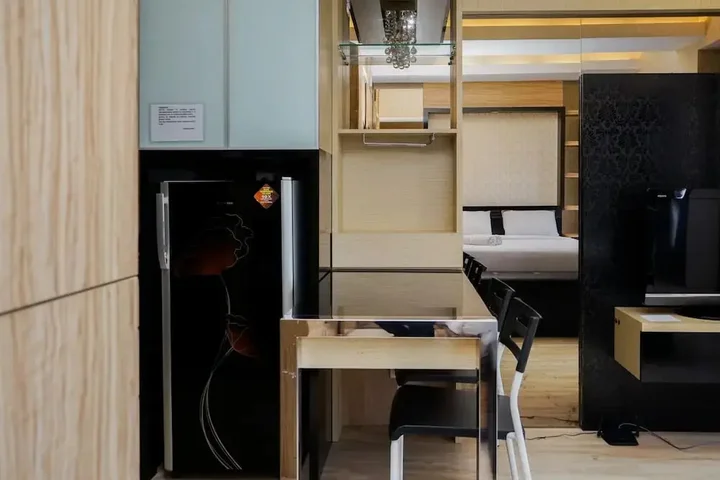 Legok: Fabulous Studio Room at Scientia Residence Apartment