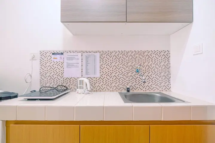 Депок: Compact and Relaxing Studio at Dave Apartment