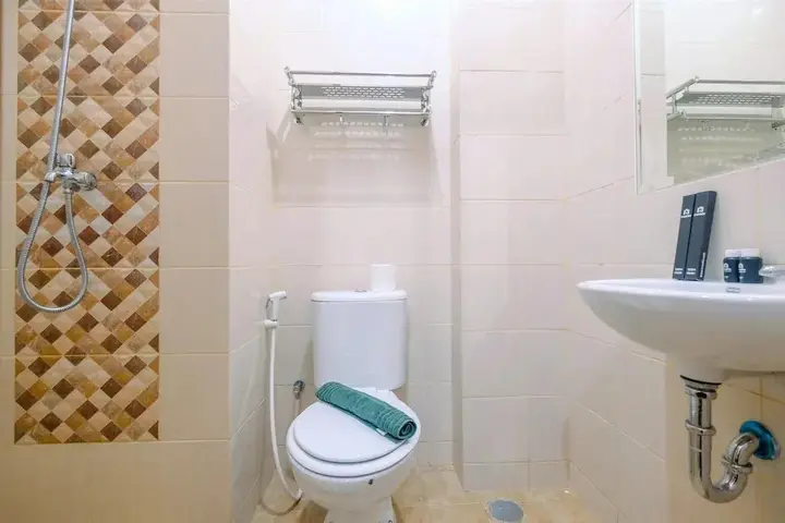 Депок: Compact and Relaxing Studio at Dave Apartment