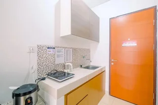 Депок: Compact and Relaxing Studio at Dave Apartment