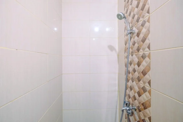 Депок: Compact and Relaxing Studio at Dave Apartment