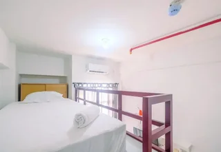 Депок: Compact and Relaxing Studio at Dave Apartment