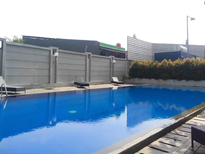 Джакарта: Relaxing Studio at Tifolia Apartment