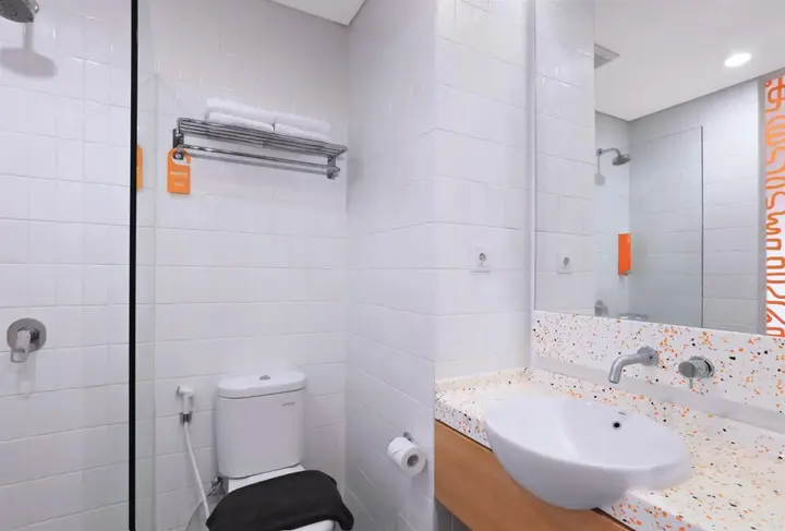 Legok: Starlet Hotel BSD City