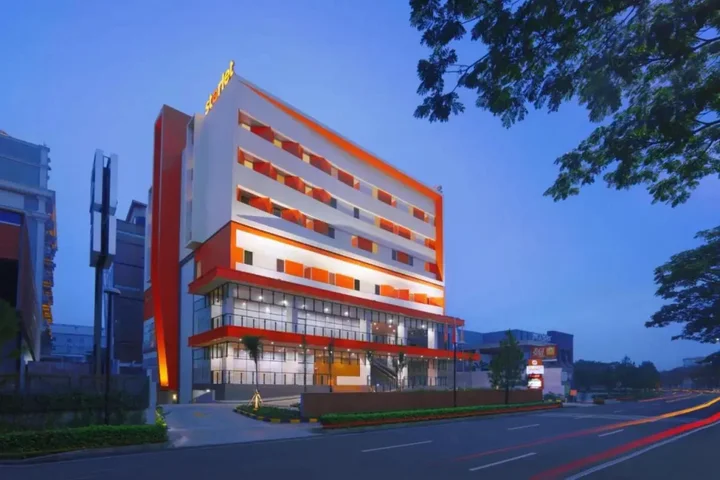Legok: Starlet Hotel BSD City