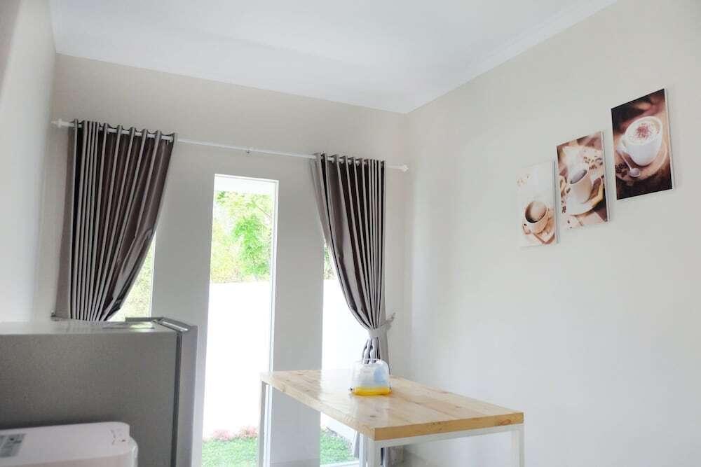Villa Jogja Grand Bale with Private Pool by Simply Homy — фото 4