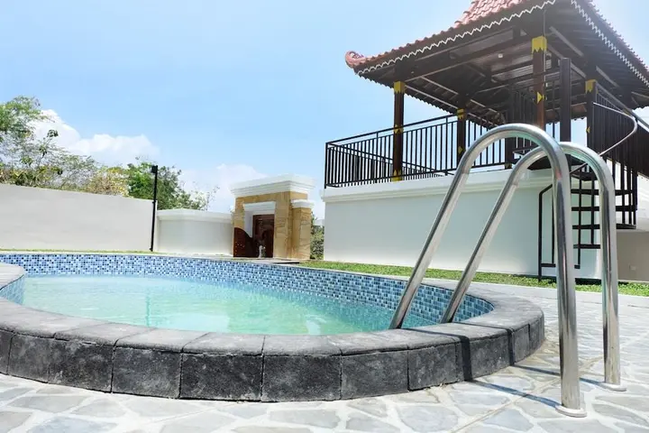 Батуретно: Villa Jogja Grand Bale with Private Pool by Simply Homy