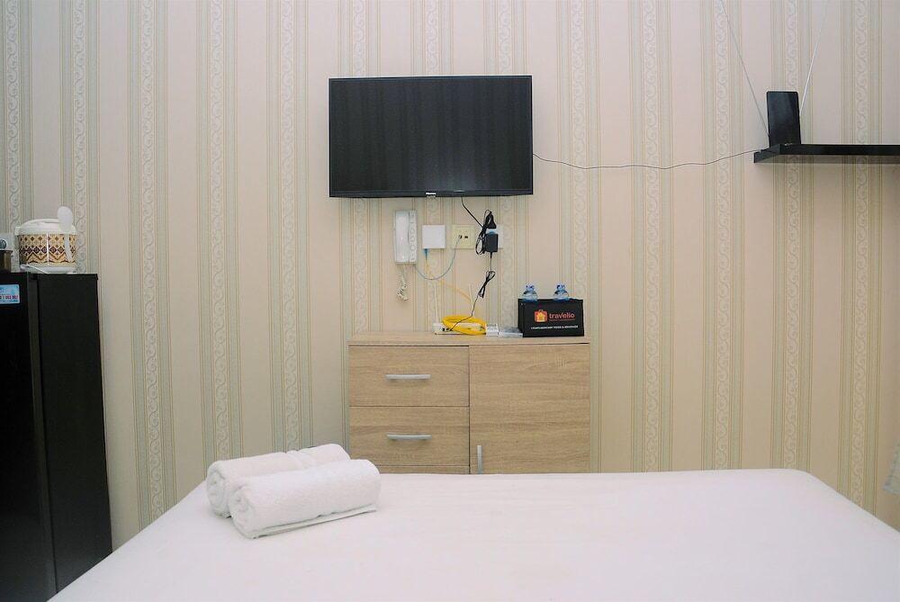 Fully Furnished Studio with Queen Bed at Dave Apartment — фото 1