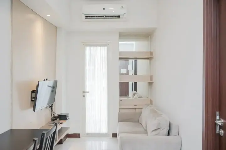 Legok: Cozy and Luxury 1BR Apartment at Scientia Residence