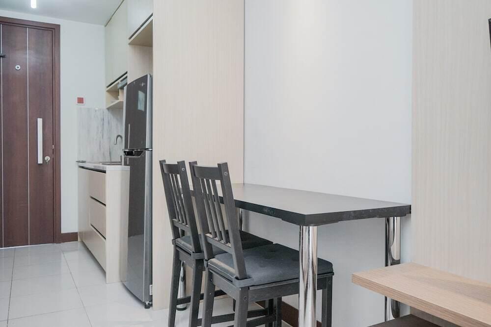 Legok: Cozy and Luxury 1BR Apartment at Scientia Residence