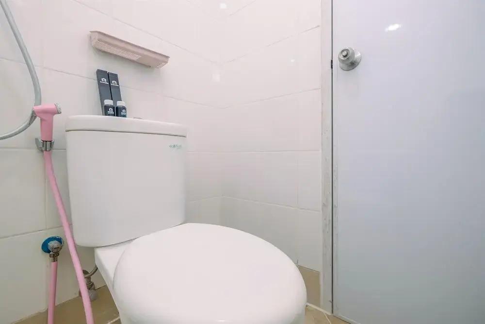 Джакарта: Cozy Stay 2BR Bassura City Apartment