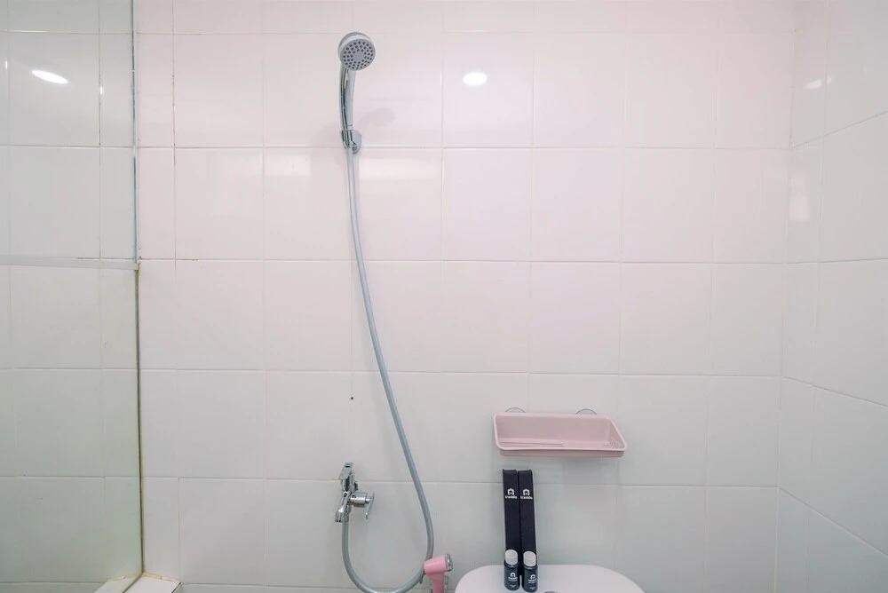 Джакарта: Cozy Stay 2BR Bassura City Apartment