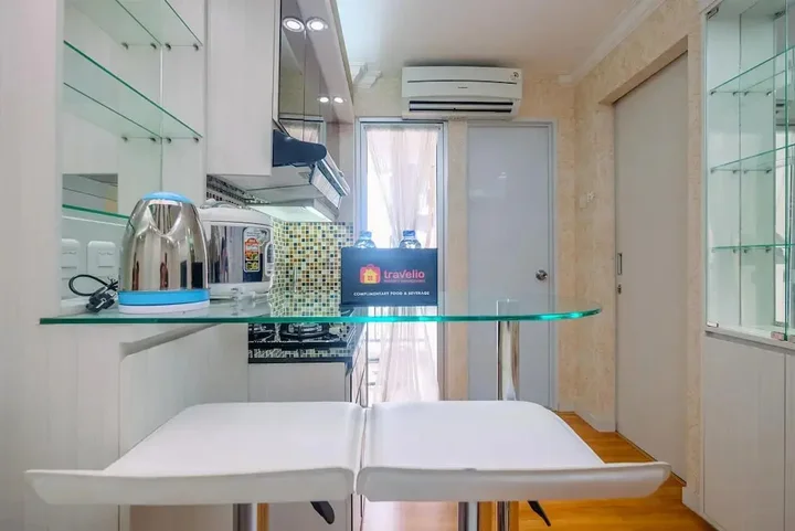 Джакарта: Cozy Stay 2BR Bassura City Apartment