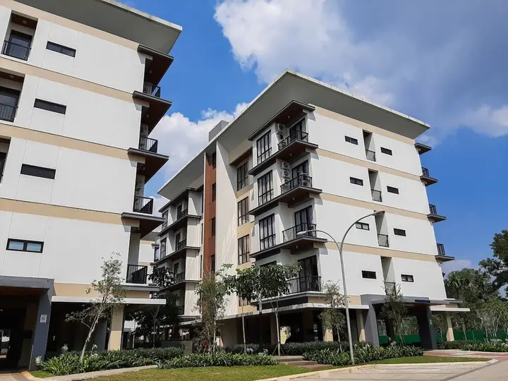 Homey and Relax @ 1BR Asatti Garden House Apartment — фото 1