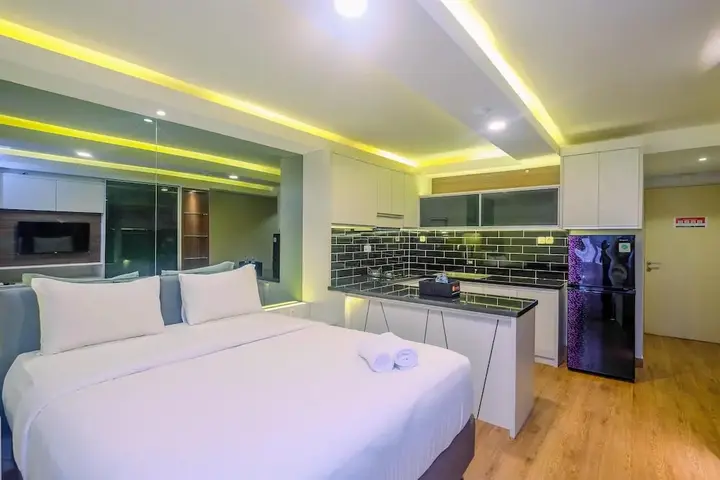Джакарта: Elegant and Comfy Studio Amethyst Apartment