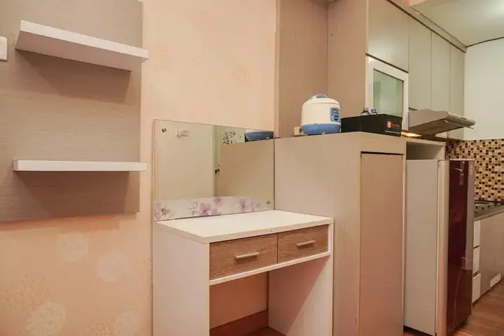 Джакарта: Fully Furnished With Comfortable Design Studio Sunter Park View Apartment