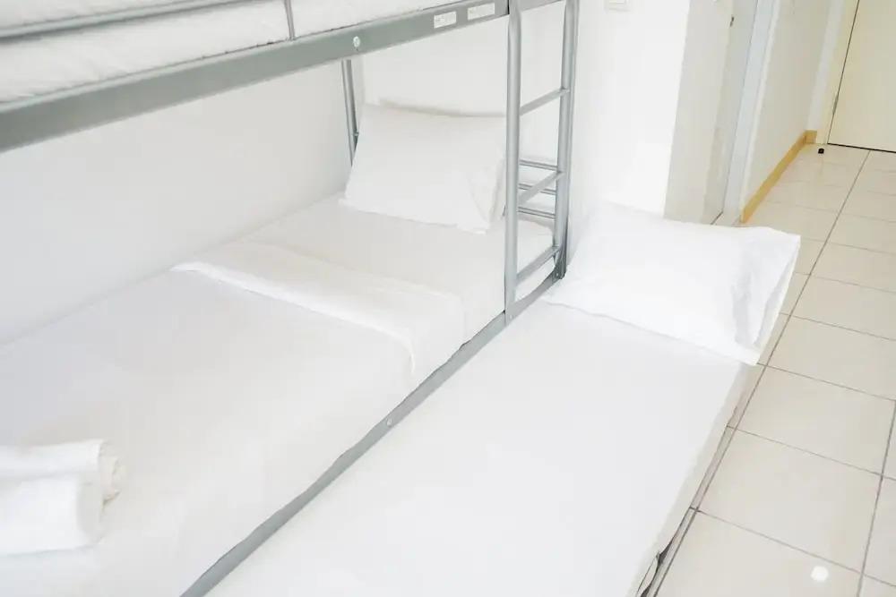 Legok: Comfort Studio Apartment M-Town Residence