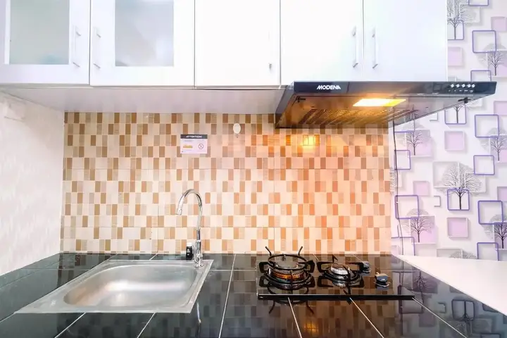 Warm and Cozy @ Studio Margonda Residence 5 Apartment — фото 4
